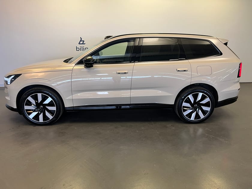 Bild 2 av Volvo EX90 Twin Motor Performance Ultra 7sätes/ 360 Kamera/ Panoramatak/ Navigation/ 7-sits/