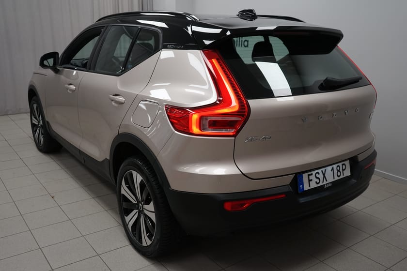 Bild 3 av Volvo XC40 Recharge Twin Plus | Drag |