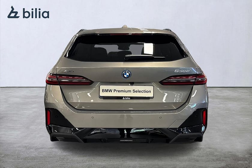 Bild 4 av BMW 530e xDrive Touring M-sport Pro | DEMO | Panorama |Drag |H&K