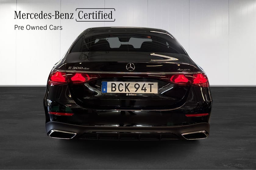 Bild 4 av Mercedes-Benz E 300 de 4MATIC Moms/AMG/Panorama/Burmester/Drag