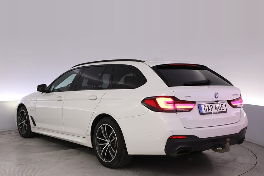 Bild 4 av BMW 530e xDrive Touring M sport Komf.stol Pano 360 B&W Drag