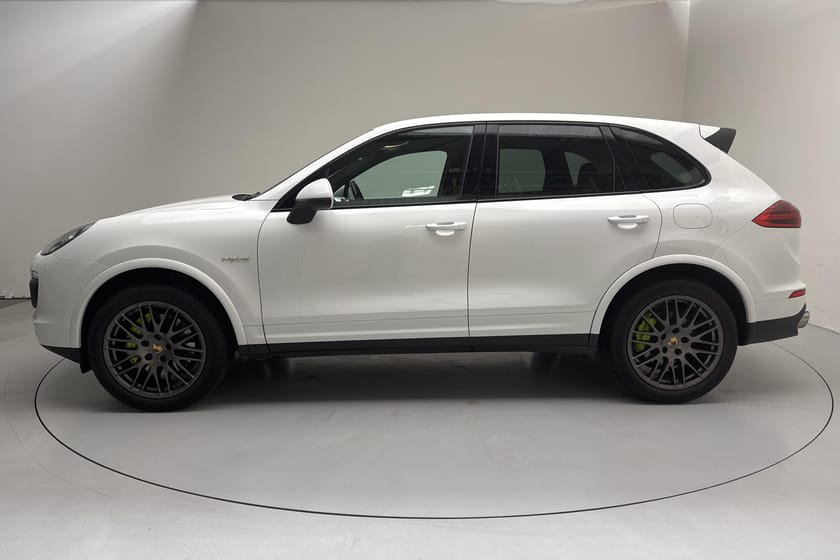 Bild 2 av Porsche Cayenne S E-Hybrid (416hk) Platinum Edition BOSE