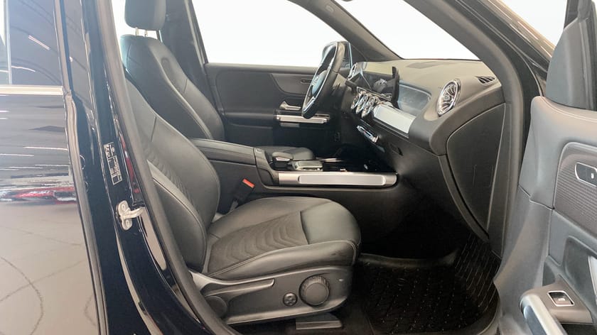 Bild 3 av Mercedes-Benz EQB 300 4MATIC (228hk) 7 sits - Backkamera - Navi - 97,5% SoH