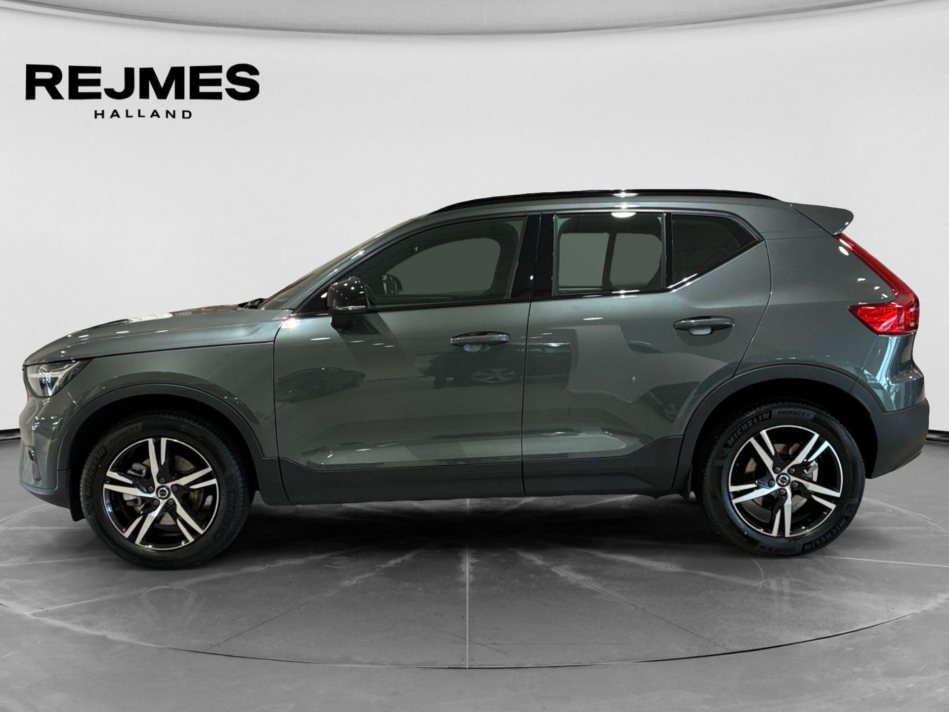 Volvo XC40 B4 FWD Bensin Plus Dark 2026, bild 3/10