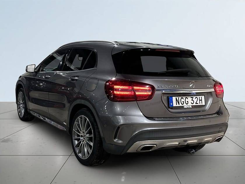 Bild 5 av Mercedes-Benz GLA 220 4MATIC 4M 7G-DCT AMG Line Drag Pvärm Pano Kamera GPS SoV