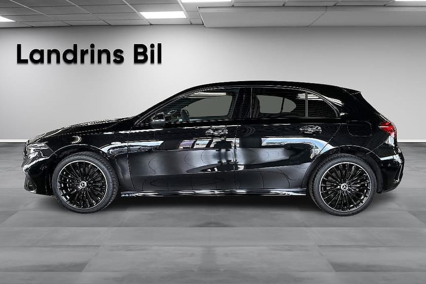 Bild 4 av Mercedes-Benz A 250 e /AMG Line Premium/Nightpackage/Glastak/Burmester