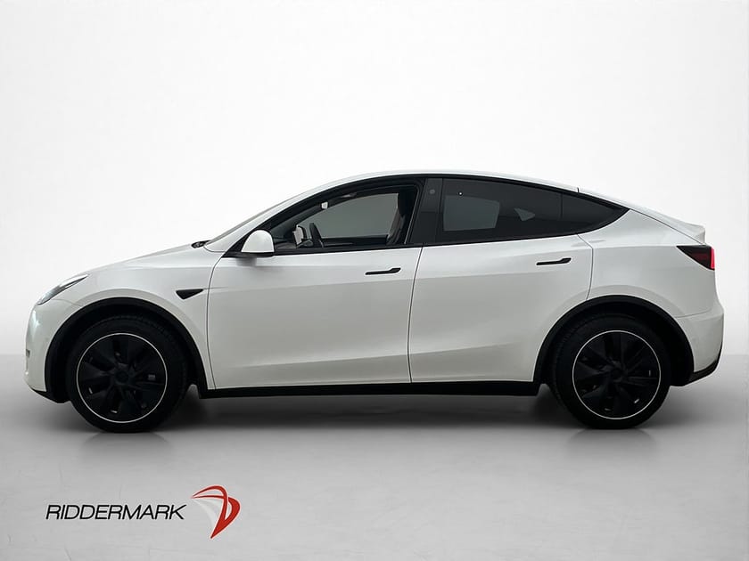Bild 5 av Tesla Model Y Long Range AWD Svensksåld Panorama Drag