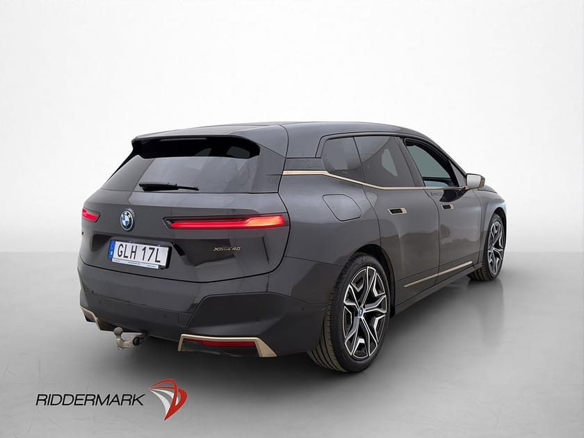 Bild 5 av BMW iX xDrive40 326hk Exclusive Sky Laser H/K HUD Drag 360°