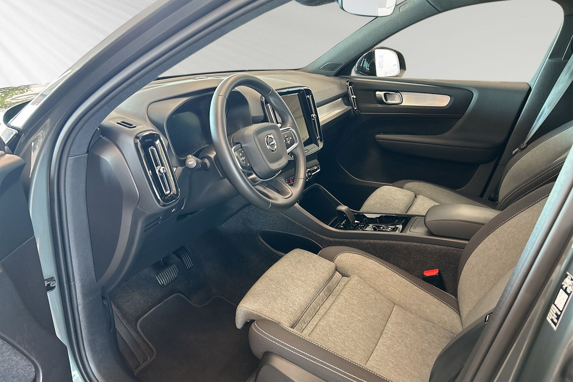 Volvo XC40 2026, photo 7/10