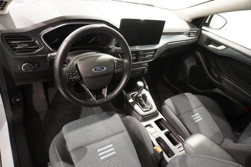 Bild 2 av Ford Focus Kombi Active 1.0T 125 hk Navigation Årsskatt 481 Kr