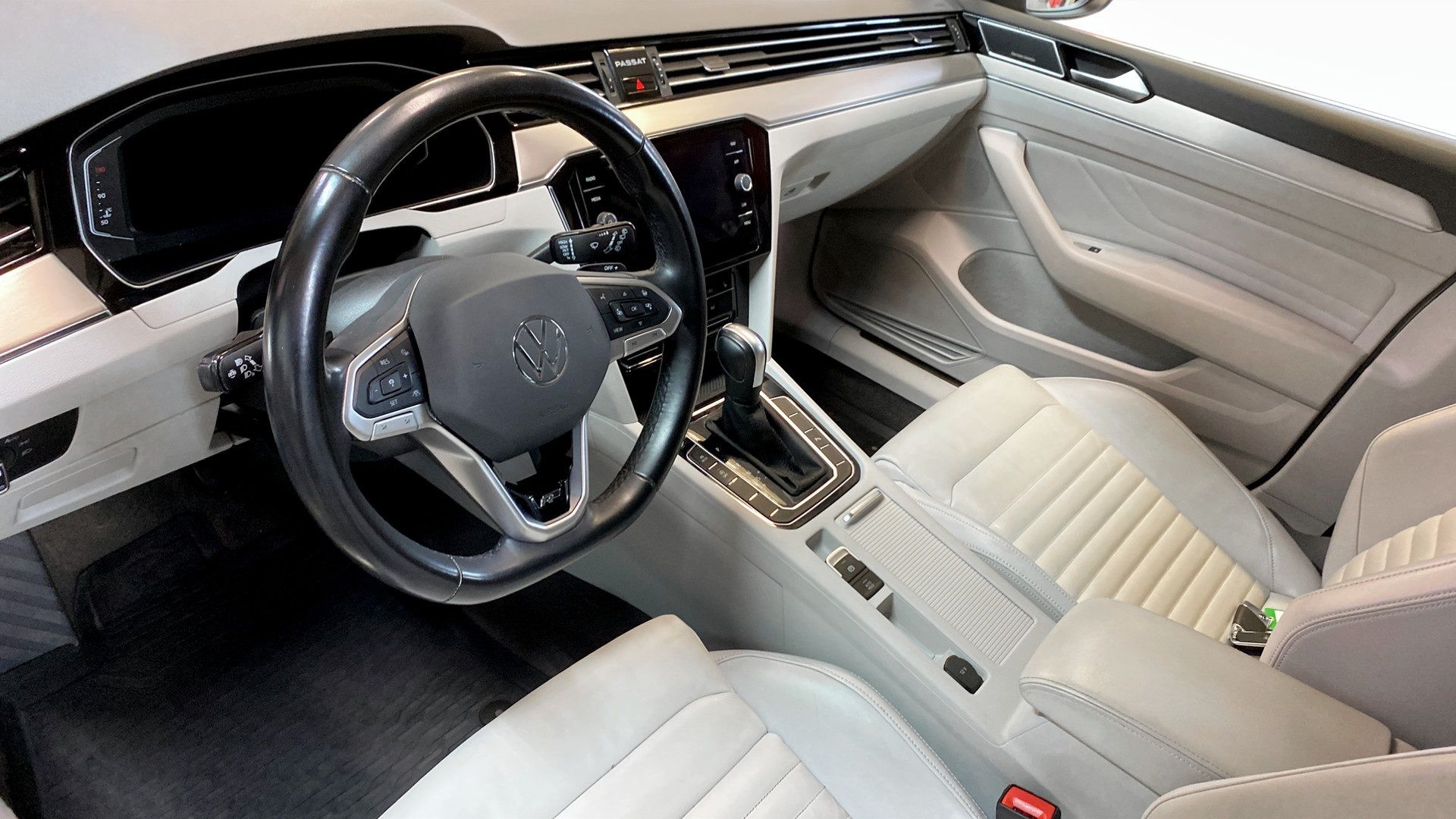 Volkswagen Passat 2022, bild 7/23