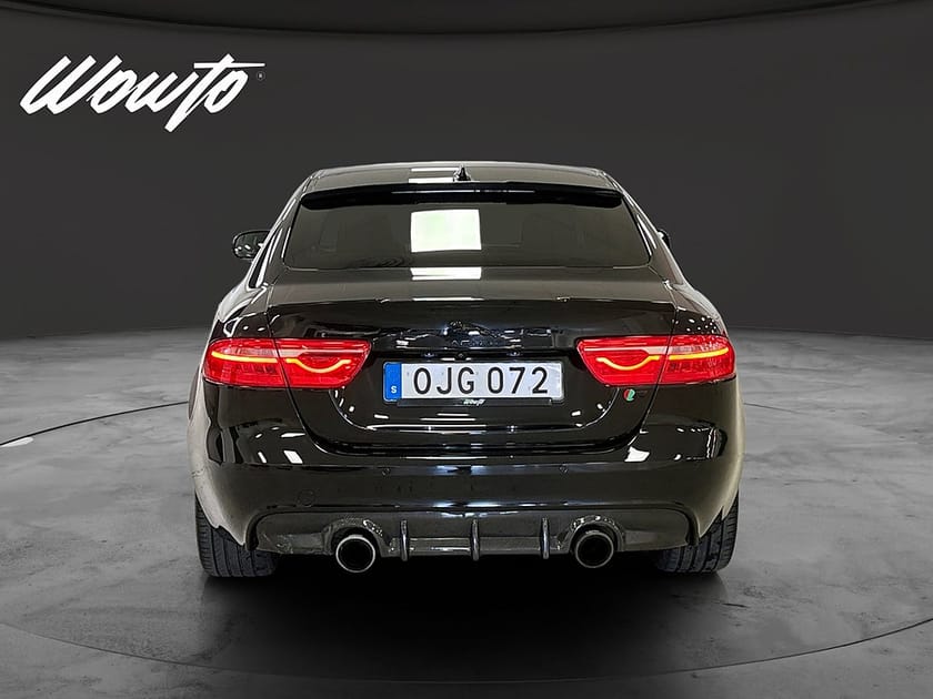 Bild 5 av Jaguar XE 25t AWD 250HK R-Sport /Median /B-Kamera
