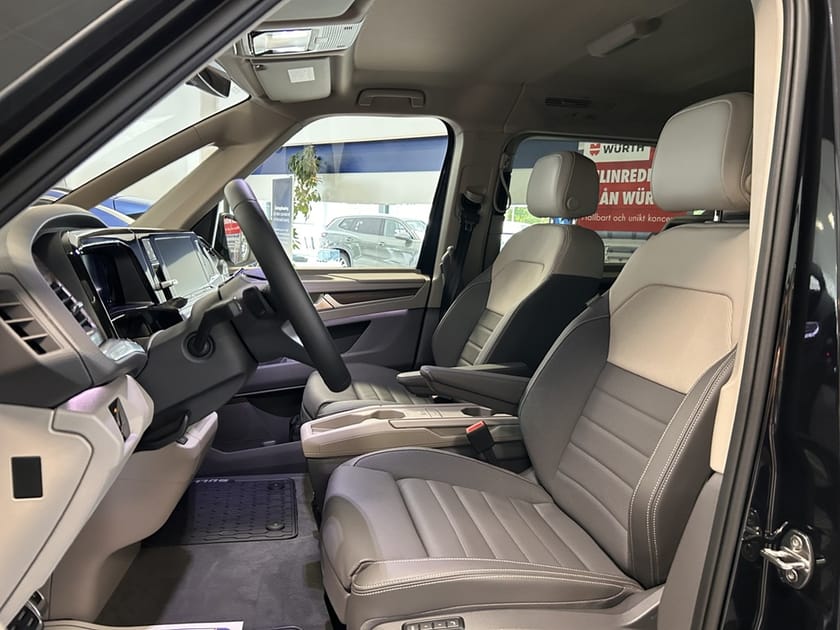 Bild 3 av Volkswagen Multivan eHybrid 4M STYLE HJULBAS: 3124 MM LÅNGT ÖVERHÄNG MOT