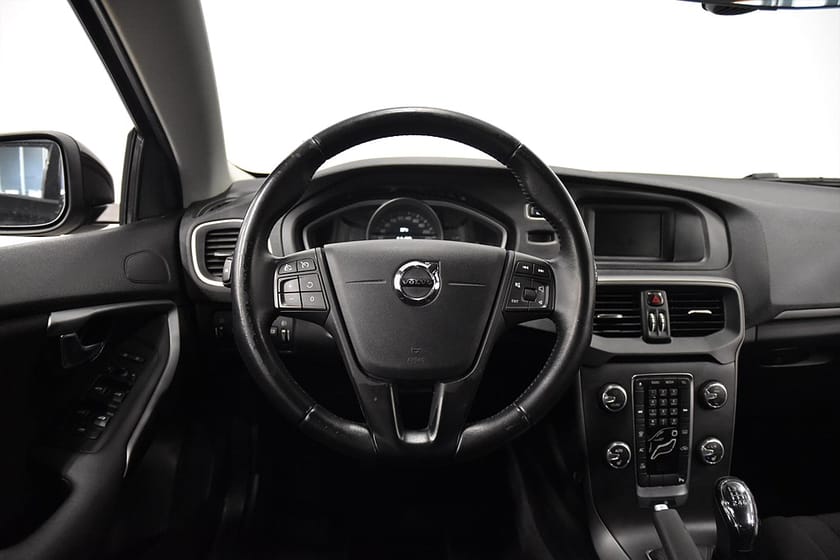Bild 2 av Volvo V40 D2 Manuell Business P-värm Farth P-sensorer Nybes
