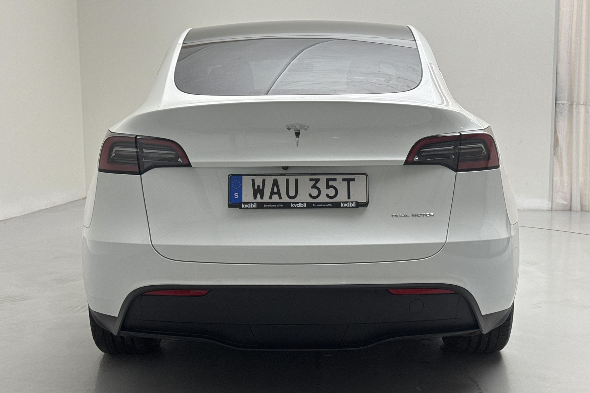 Tesla Model Y Long Range AWD 2023, photo 6/10