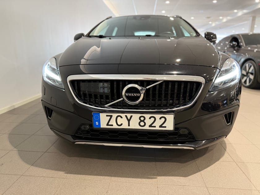 Bild 2 av Volvo V40 Cross Country T3aut BusinessAdvanced / Backkamera / Sensorer / 10 000kr tillbehör /