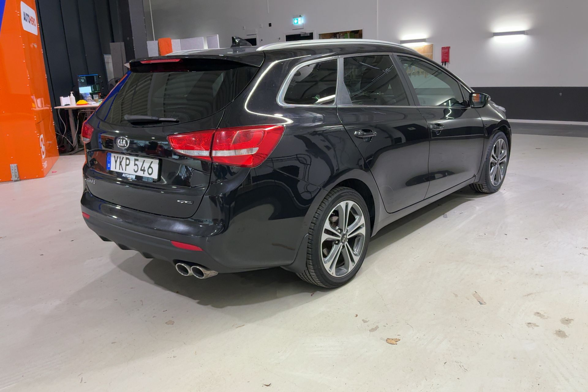 Kia Ceed 1.6 CRDi GT-Line 2017, photo 6/10
