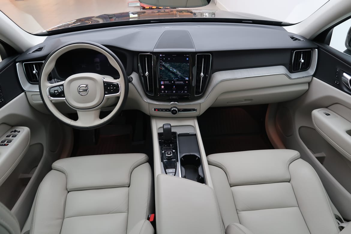 Volvo XC60 2023 - miniatyr 7