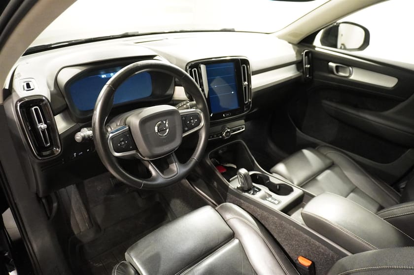 Bild 2 av Volvo XC40 T5 Te Momentum Adv Edt. Läder Drag