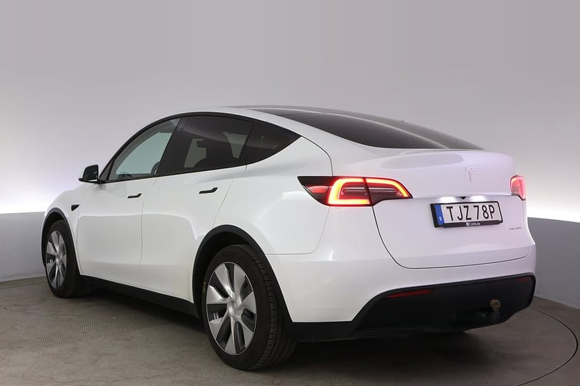 Bild 4 av Tesla Model Y Long Range AWD Autopilot Panorama Drag V-hjul
