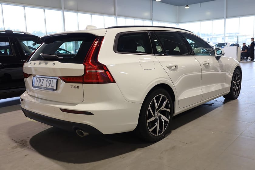 Bild 5 av Volvo V60 T6 Twin Engine AWD AUT Momentum Navi VOC Leasbar