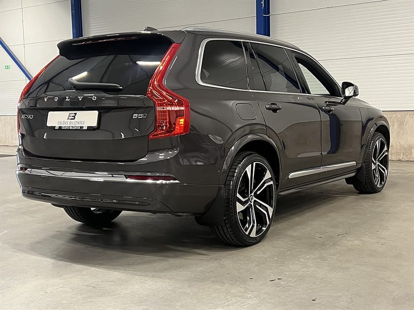 Bild 3 av Volvo XC90 B5 AWD 235 HK Ultimate Bright Edition / 7-Sits / Panorama / HUD