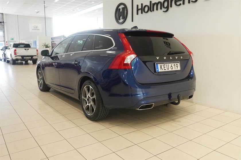 Bild 5 av Volvo V60 D4 Momentum Ocean Race 190hk