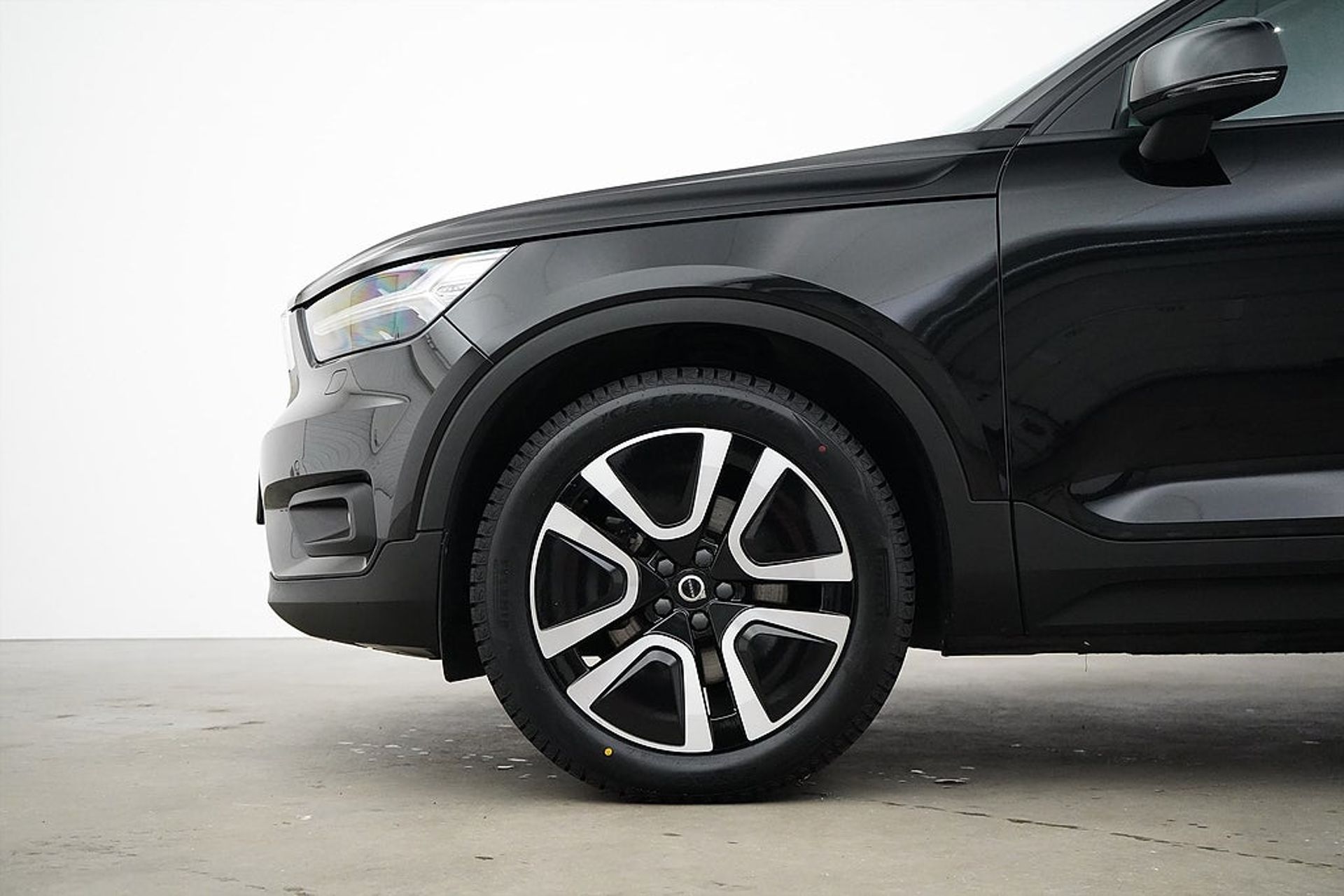 Volvo XC40 B4 Momentum 2021, bild 2/10