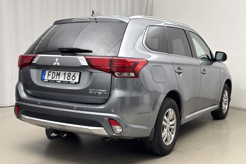 Bild 3 av Mitsubishi Outlander PHEV 2.0 Plug-in Hybrid 4WD (203hk)