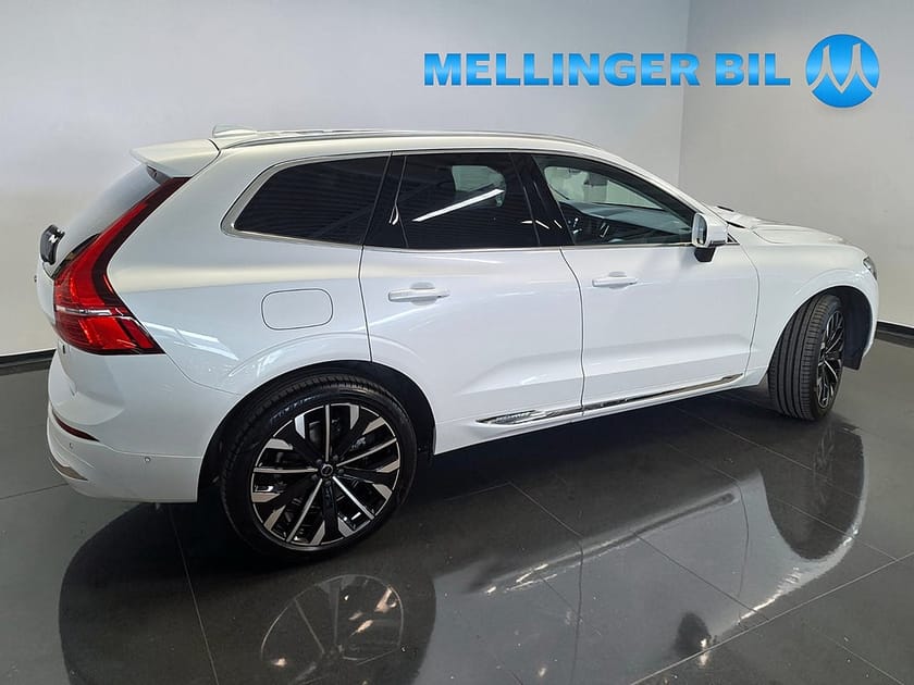 Bild 3 av Volvo XC60 Recharge T6 350 AWD Core Edition SE SPEC