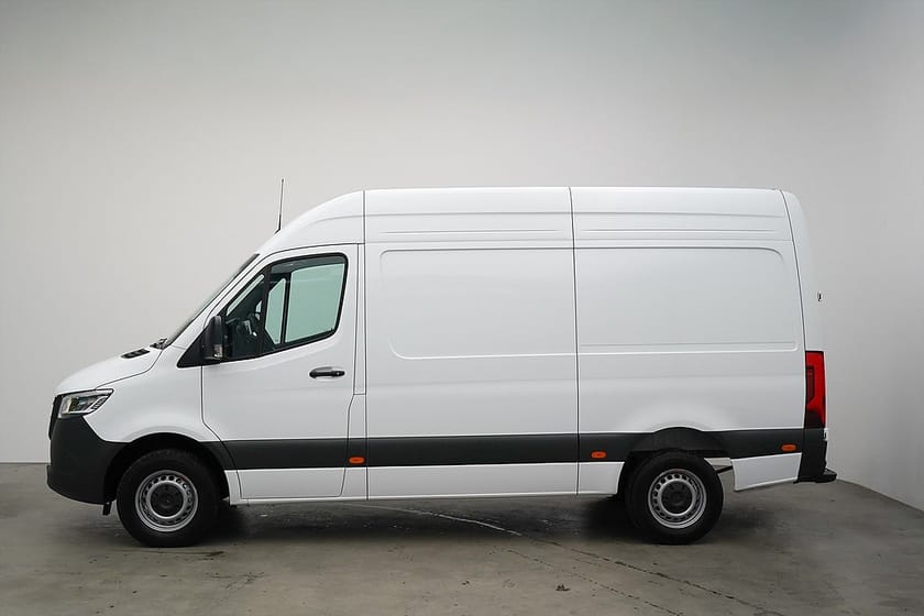 Bild 3 av Mercedes-Benz Sprinter 317 CDI RWD Panel Van / 170hk / LED / Moms / Värmare