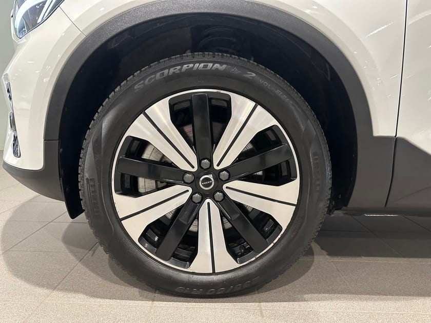 Bild 4 av Volvo XC40 Recharge Plus Edition / Navigation / Backkamera/ Dragkrok