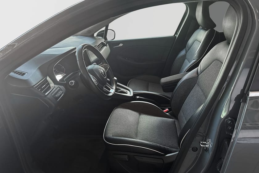 Bild 4 av Renault Clio TCe 130 Intens EDC 5-d