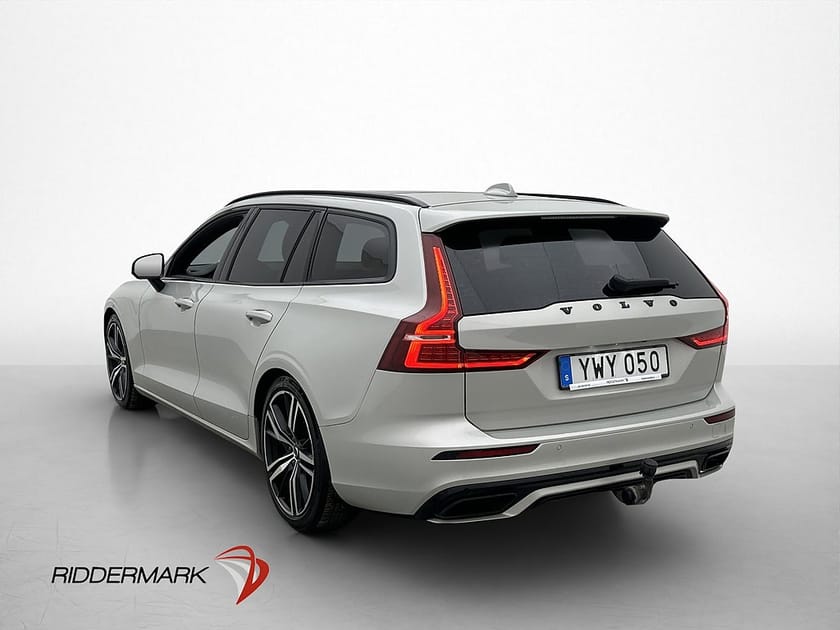Bild 2 av Volvo V60 T5 250hk R-Design Värm Pano Drag H/K 360°  Skinn