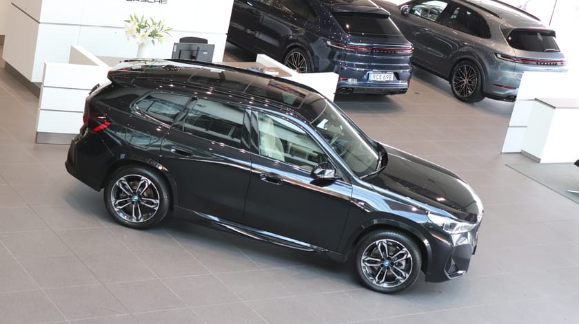 Bild 5 av BMW iX1 xDrive30 M Sportpaket / Head-up display / Dragkrok