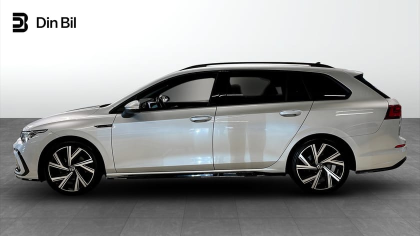 Bild 2 av Volkswagen Golf Sportscombi 1.5 eTSI 150hk R-Line Värmare Drag B-Kam Pano