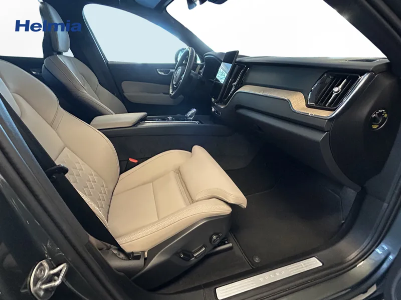 Bild 12 av 15 – Volvo XC60 T6 Plus Dark Nordic Edition Plus Nordic Edition