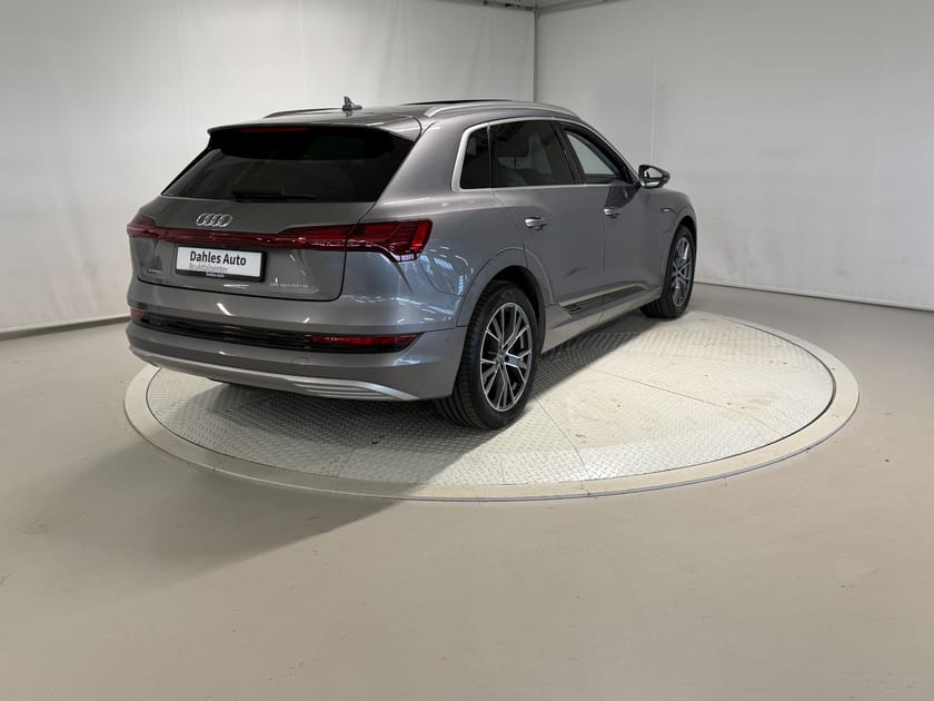 Bilde 3 av Audi e-tron 55 quattro Advanced Plus Pano/ACC/360-kam/HUD/Delskinn/Navi