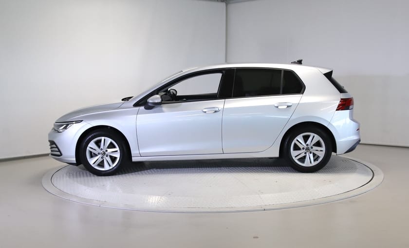 Bilde 2 av Volkswagen Golf 1,0 110hk E-TSI Life Aut. ACC/Kamera/Navi/Carplay