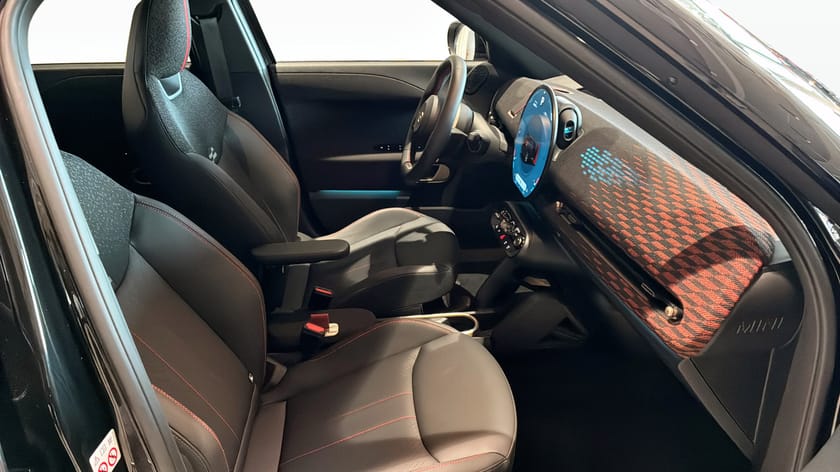Bild 3 av MINI Aceman E 184hk JCW Trim / Pano / Backkamera / HuD