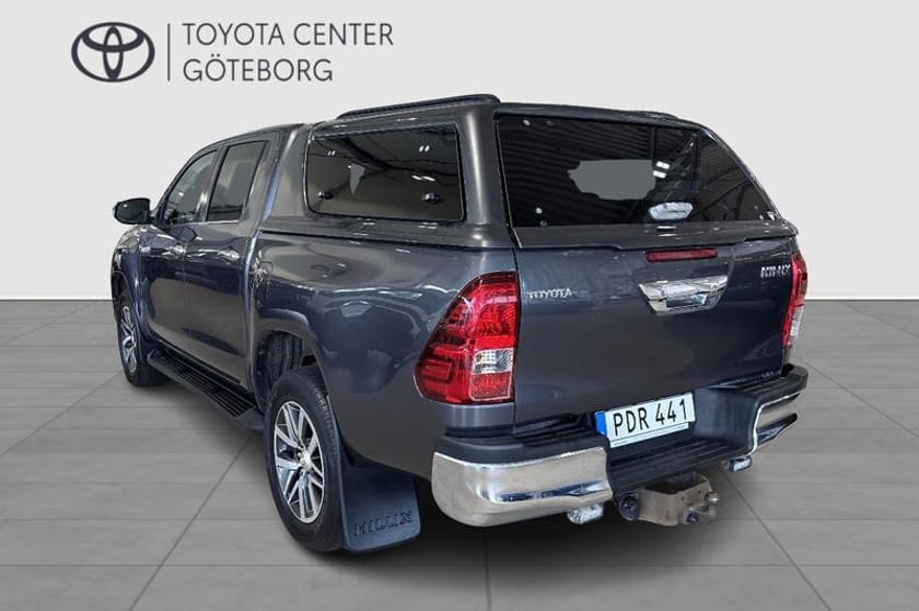 Bild 4 av Toyota Hilux Dubbelhytt D-CAB 2,4D AUTO 4WD PREMIUM SKINNKLÄDSEL
