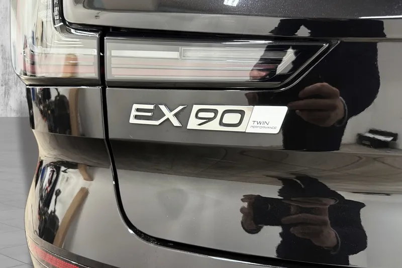Volvo EX90 Twin Motor Performance bilde 8
