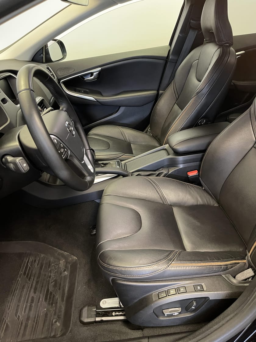 Bild 5 av Volvo V40 Cross Country T3 Pro Edition / Läder / Backkamera /
