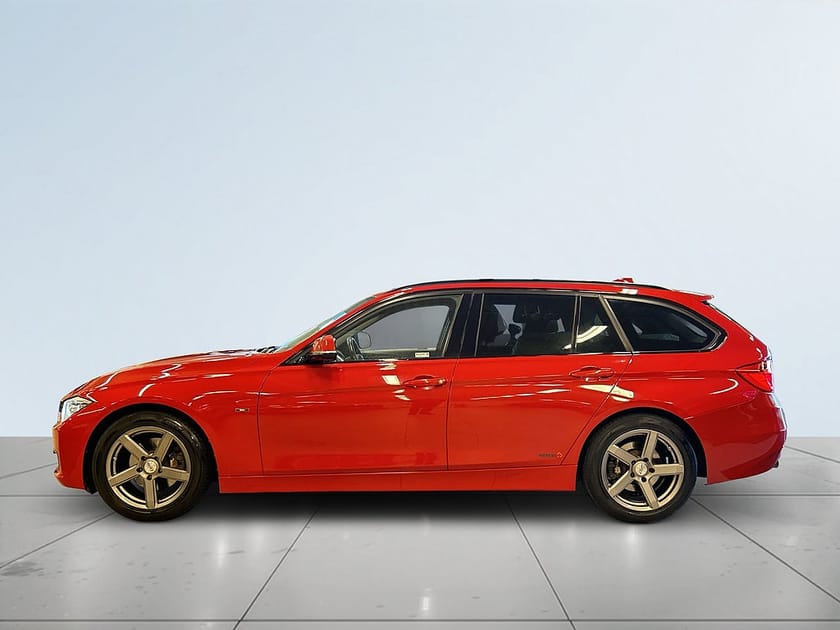 Bild 4 av BMW 320d xDrive M Performance Touring Kamera/Rattvärme/SoV-Däck/MoK/Drag
