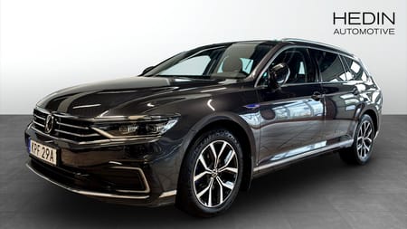 Volkswagen Passat Sportscombi GTE 1.4 TSI / Dragkrok / Läder