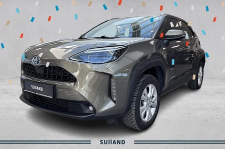 Toyota Yaris Cross Hybrid AWD-i | |