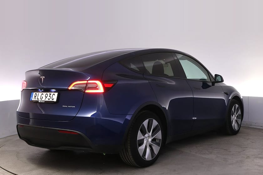 Bild 5 av Tesla Model Y Long Range AWD Autopilot Panorama