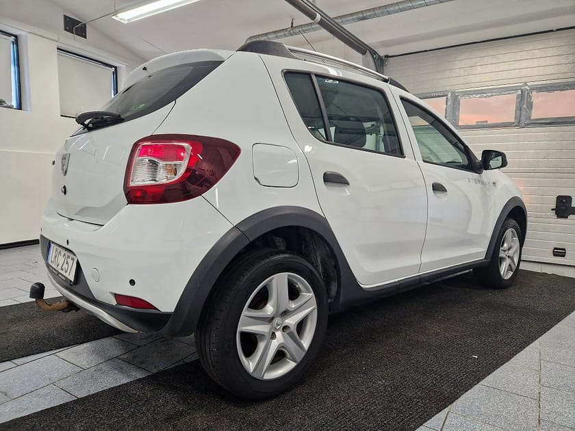 Bild 2 av Dacia Sandero Stepway 0.9 TCe Euro 5 90 hk Drag Nybytt kamkedja