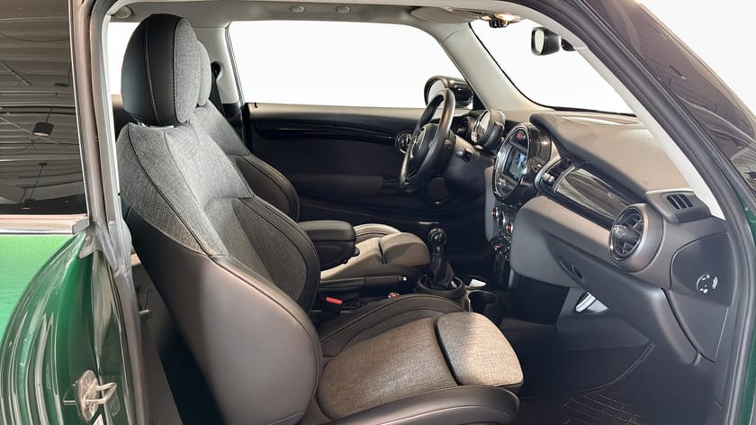 Bild 3 av MINI Cooper S 3-dörrar Backkamera / Komfortöppning / PDC