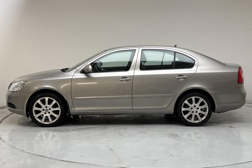 Bild 2 av Škoda Octavia II 1.4 TSI (122hk) Ambiente AC Farthållare